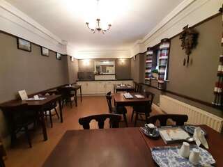 Гостевой дом Rathmore House Bed & Breakfast Болтимор-2